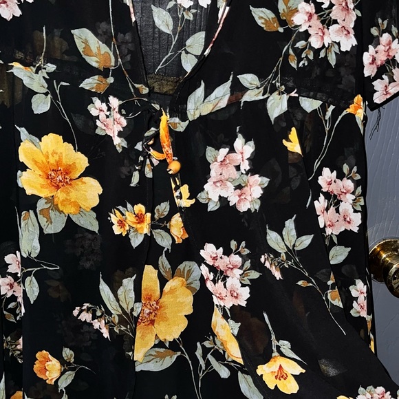 Floral Sheer Blouse Cover - Picture 2 of 5